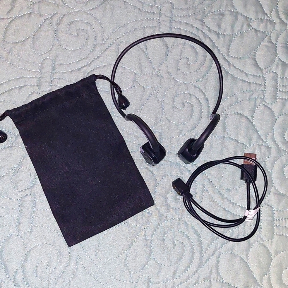 Bone Conduction Waterproof Bluetooh Headphones.